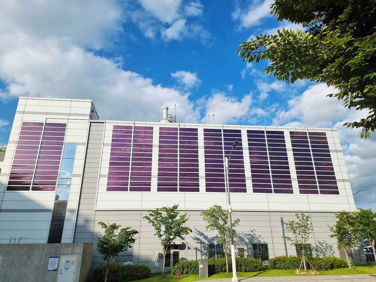 Zielona energia elektryczna HeliaSol na budynkach