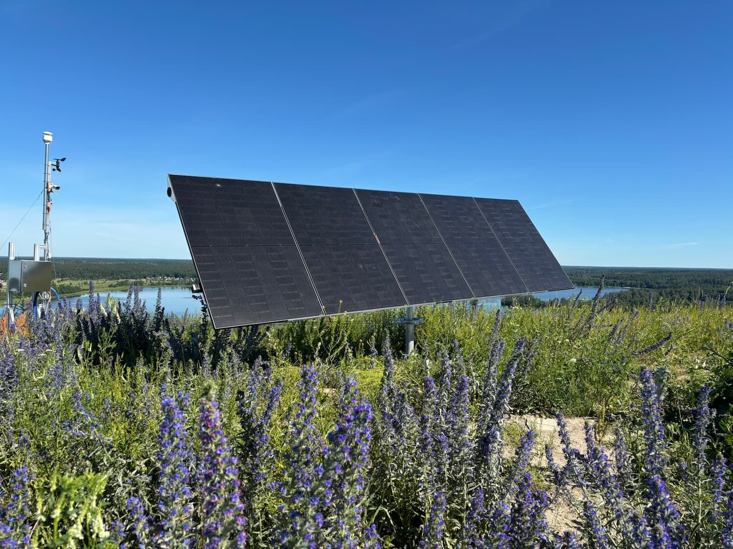 Trackery słoneczne dla farm solarnych VajaTrack