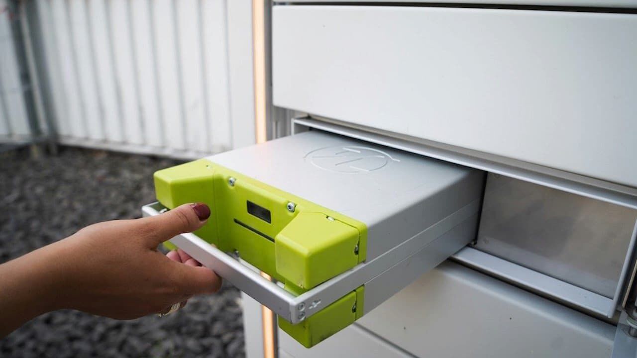 Ekologiczne rozwiązanie firmy Epyr przekształca energię odnawialną w ciepło w okresach niskich kosztów energii i magazynuje ją w wysokosprawnych cegłach ogniotrwałych