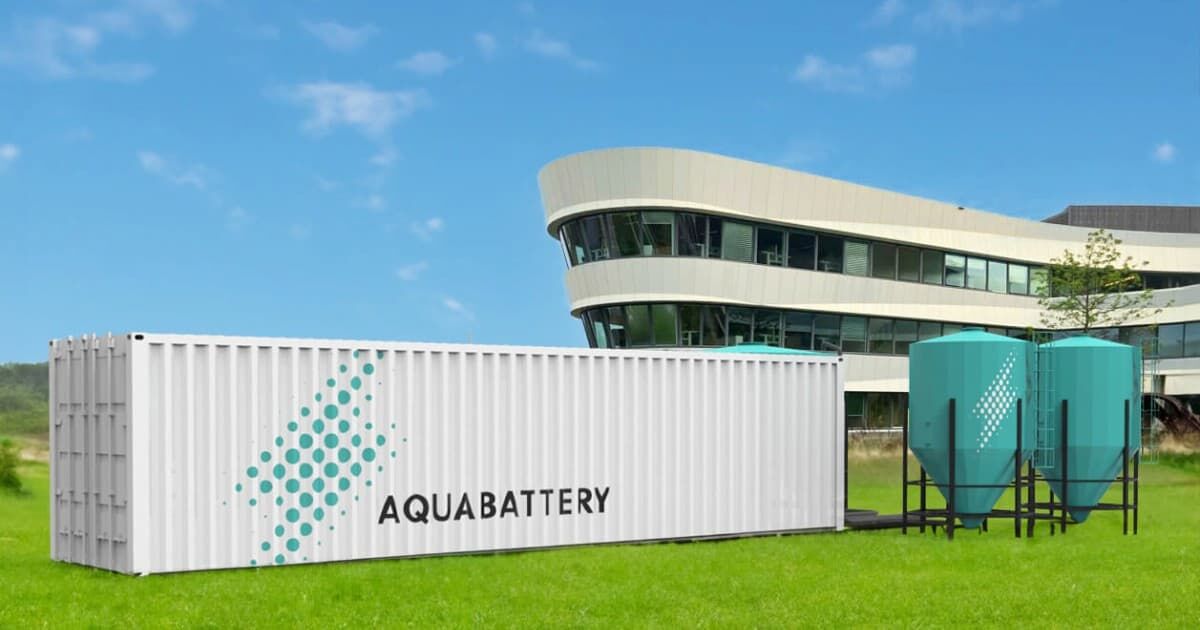 Magazyny energii elektrycznej z OZE firmy AQUABATTERY