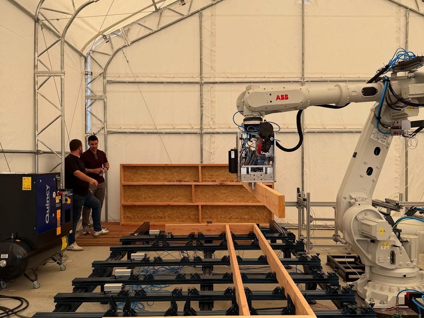Nowatorska technologia budowy domów Cosmic z udziałem robota