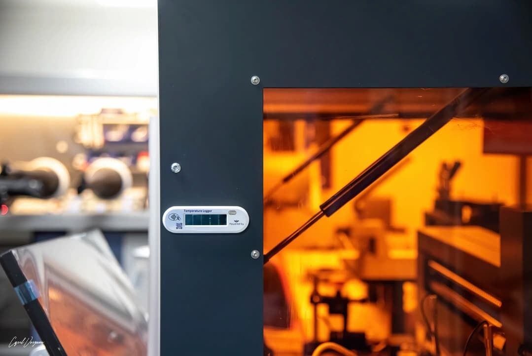 Moduły fotowoltaiczne LAYER z drukarki cyfrowej